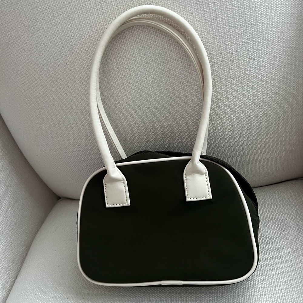 Elegant Green and White Handbag